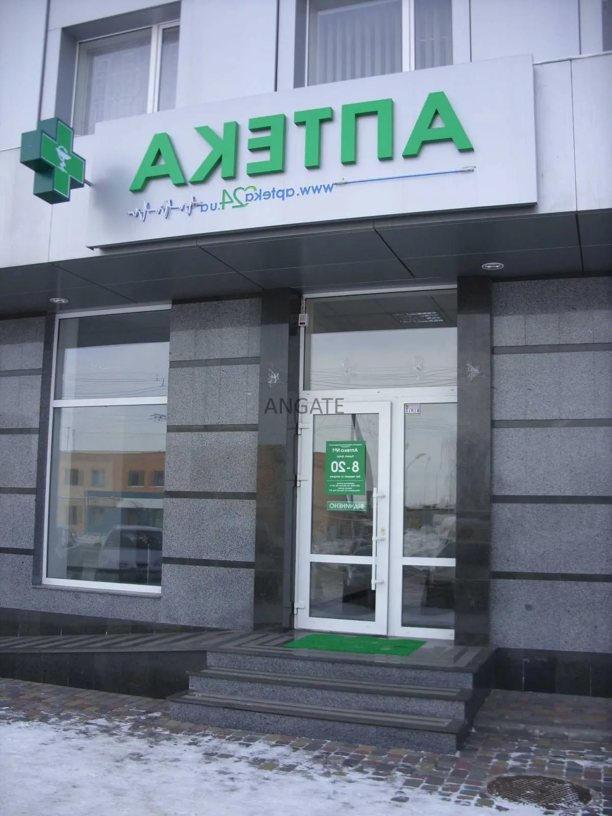 Принципы создания входной группы аптеки — этапы монтажа — фото 13